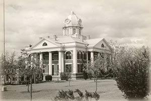 Mason County Courthouse in the early days